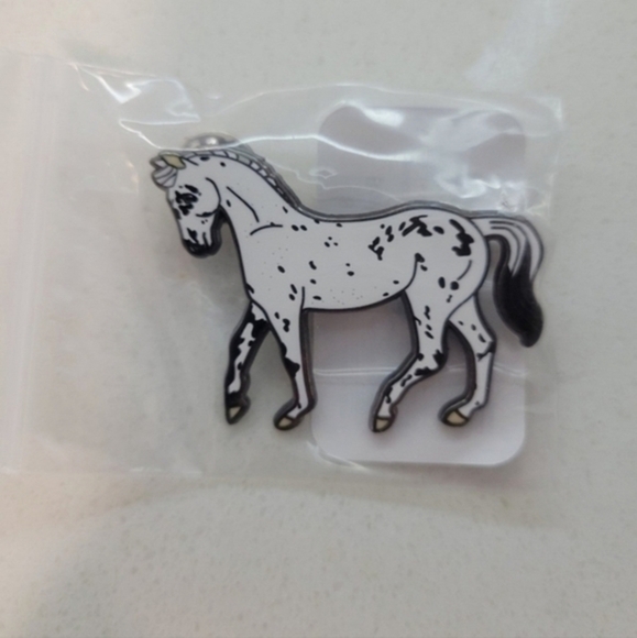 Breyer Pin‎ - Picture 1 of 3